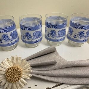 Set of 4 vintage blue willow old fashioned juice drinking glasses